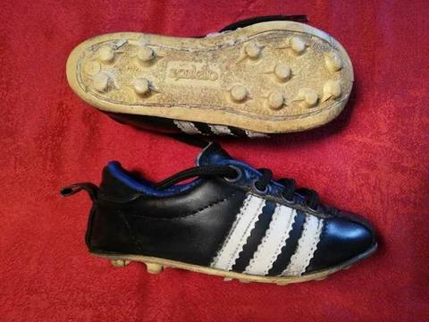 Zapato de fútbol Niño antiguo