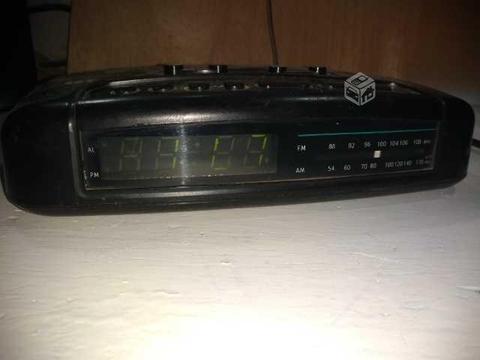 Radio reloj IRT