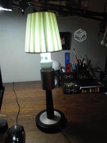Excelente sencilla lampara de velador