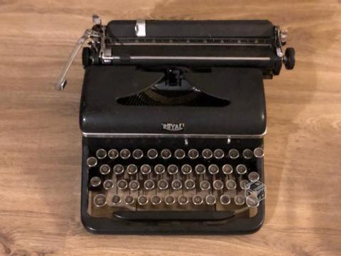 Máquina de escribir Royal