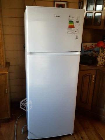 Refrigerador midea funcionando impecable