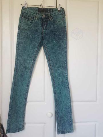 Jeans marca Wados, talla 34, elasticado