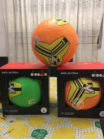 Balones de fútbol Diadora nuevos
