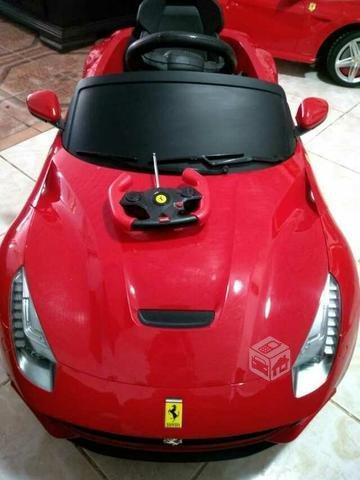 Auto Ferrari niño