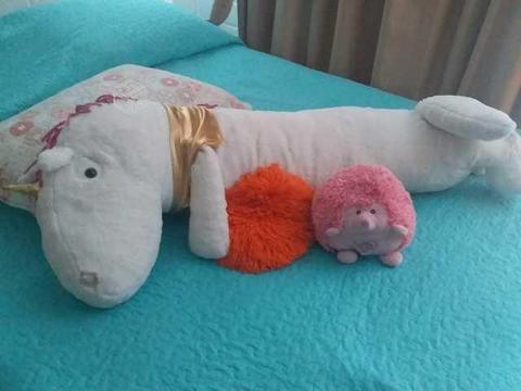 Peluche cojin unicornio y puerco espin