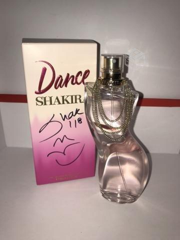 Perfume Dance autografiado por Shakira