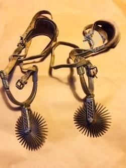 Espuelas y Taloneras