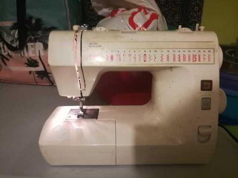 Maquina de coser recta