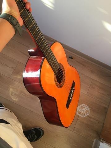 Guitarra acústica ( Funda opcional)