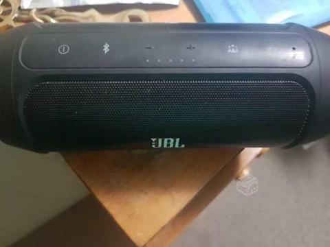 Parlante jbl charge 2