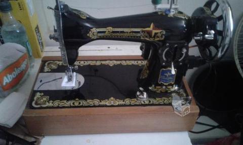 Máquina de coser Remington a motor