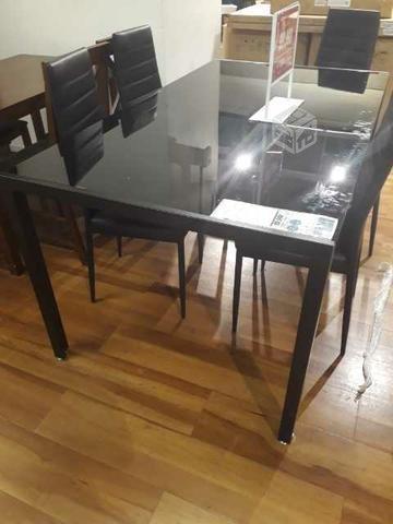 Mesa comedor negra de vidrio