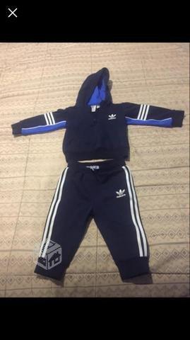 Buzo Adidas de bebé