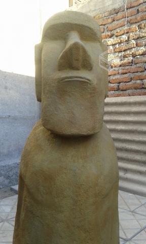 Moai rano raraku . escultura en cemento