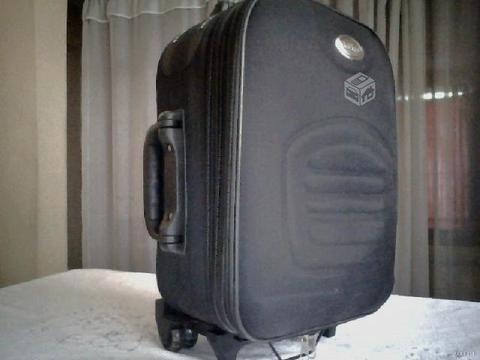 Bolso maleta nuevo color negro