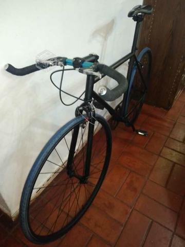 Fixie negra mate