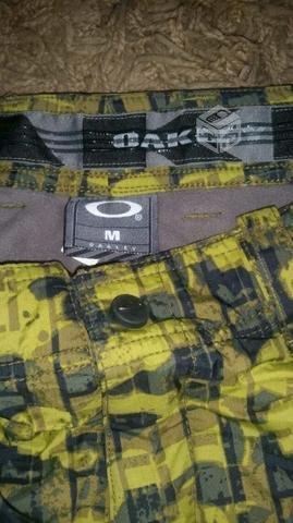 Pantalón de Snowboard marca Oakley talla M