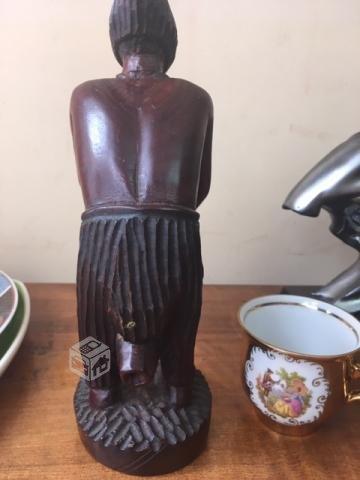 Figura africana tallada en ébano 