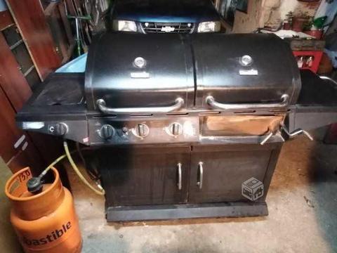 Parrilla Char-Broil a gas y carbon