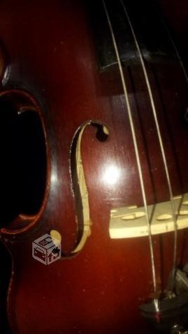 Violin Antonio Stradivarius del 1713 con su sello