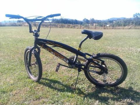 Bicicleta Freestyle Lahsen