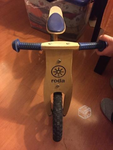 Bicicleta roda de madera