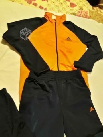 Buzo Adidas talla L de niños