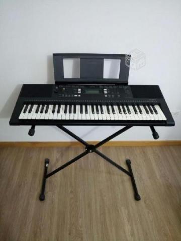 Piano teclado Yamaha
