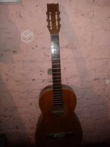 Guitarra de madera