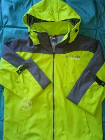 Chaqueta cortaviento verde talla M Y XL