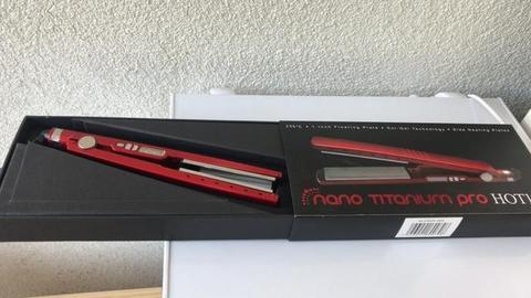 Plancha de pelo Profesional Nano Titanium hotline