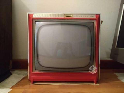 Televisor antiguo 1964