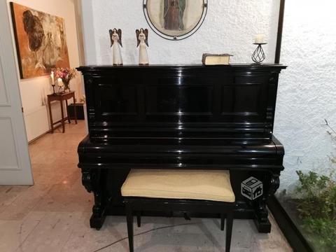 Piano Playel