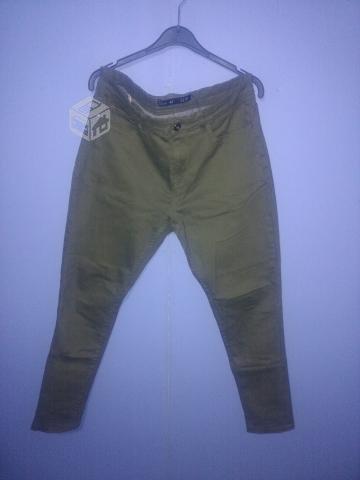 Pantalón verde marca zibel