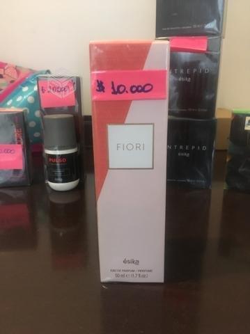 Perfumes hombres y mujer esika