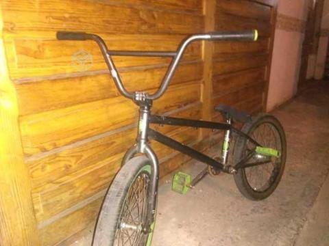 BMX profesional watherpeople