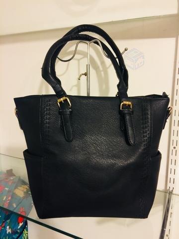 Cartera negra nueva