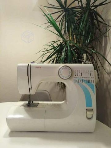 Máquina de coser doméstica TOYOTA