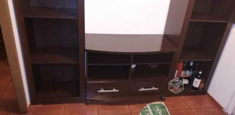 Mueble con mesa para televisor