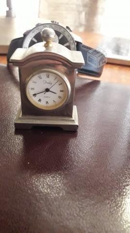 Exclusivo reloj antiguo miniatura