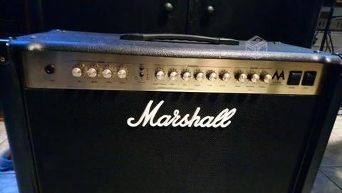 Amplificador de guitarra Marshall MA 100C a tubos