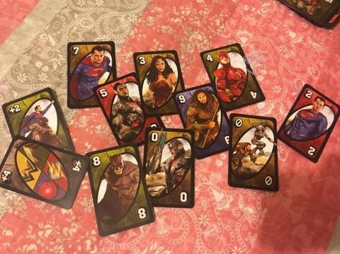 Cartas UNO de Justice League (DC comics)