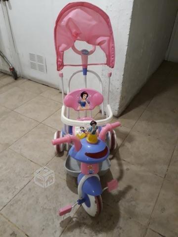 Triciclo Princesas Disney marca Infanti