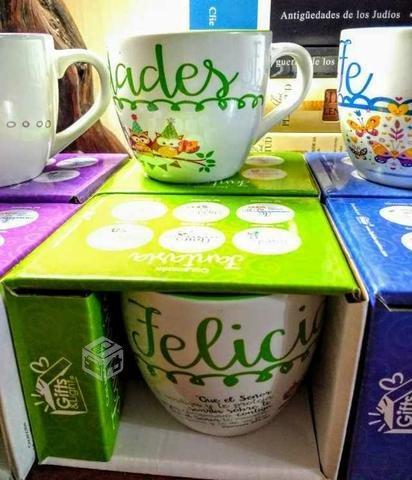 Taza Felicidades color verde Feliz día mamá