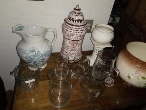 Floreros porcelanas y jarras de cristal