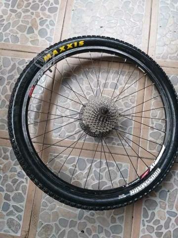 Par de ruedas shimano deore