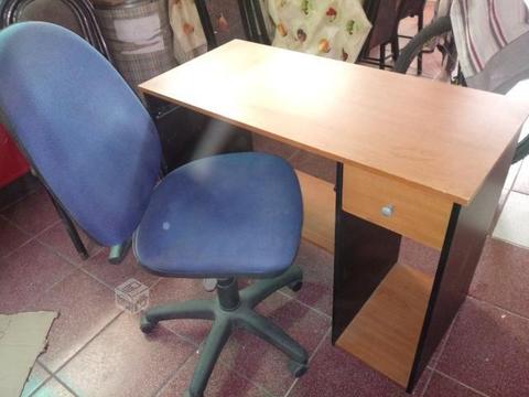 Escritorio con silla reclinable