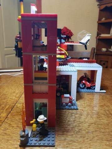 Lego original cuartel de bomberos más 10 bomberos