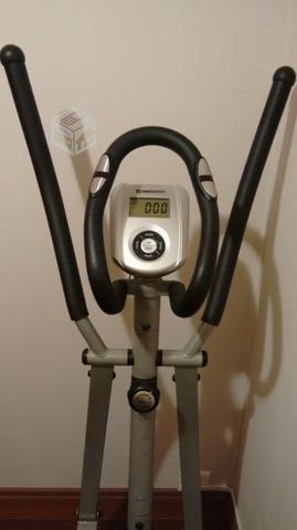 Maquina elíptica Masterfit. Panel digital, 8 nivel