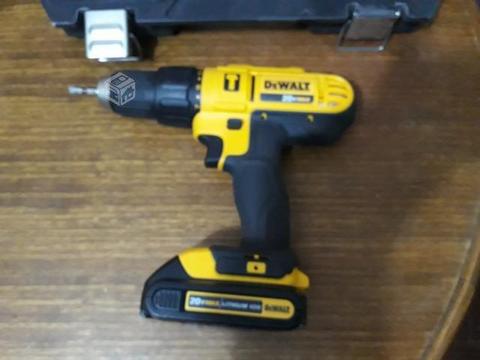 Taladro atornillador dewalt